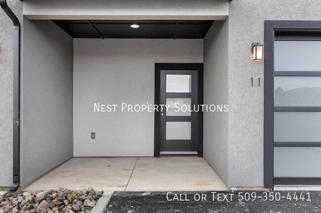 Building Photo - 601 S Dorsing St