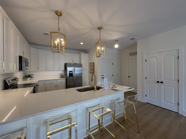 Building Photo - 420 Capstone Dr