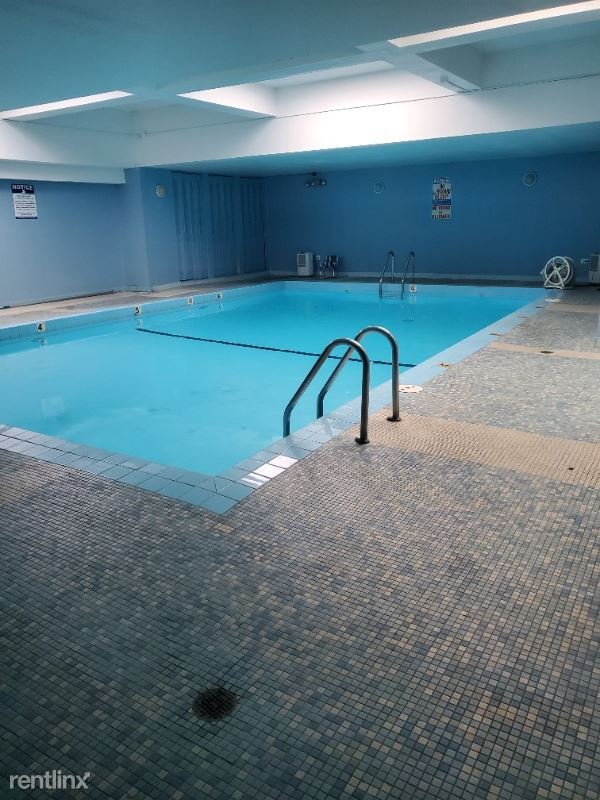 Foto del edificio - 3710 N Pine Grove Ave