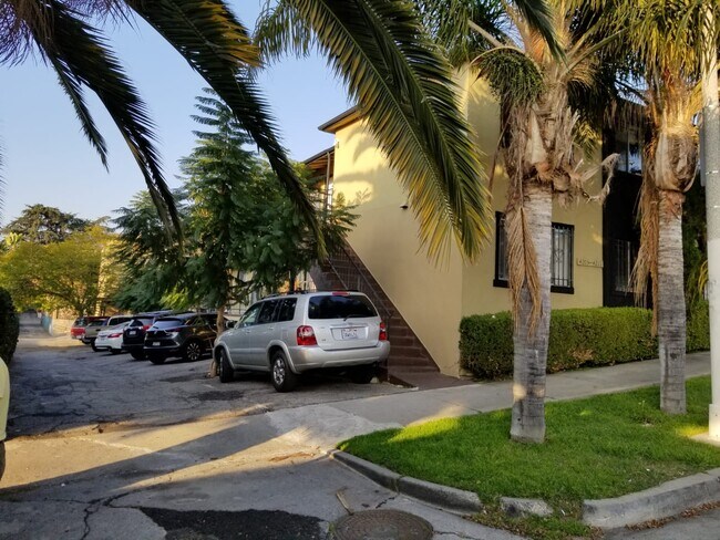 Foto del edificio - 4205 Lockwood Ave