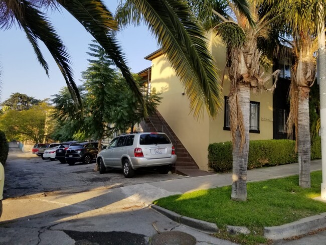 Building Photo - 4205 Lockwood Ave