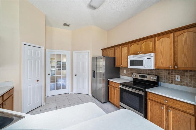 Building Photo - 762 Del Mar Cir
