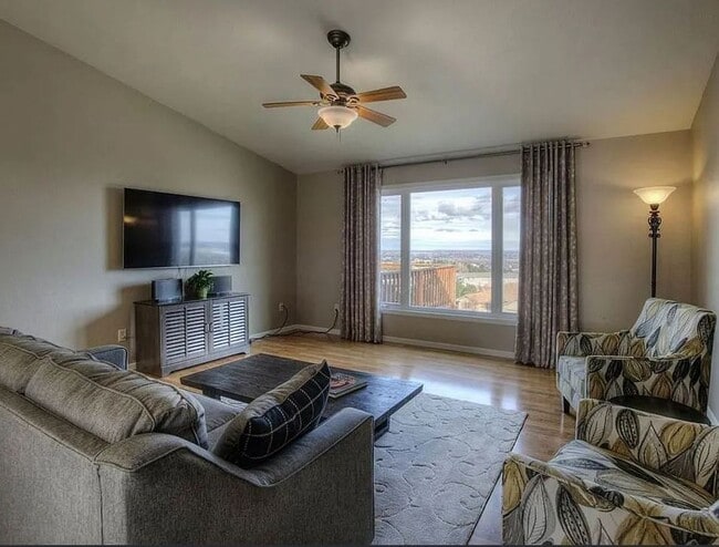 Building Photo - 4 BED | 3 BATH | 3 CAR GARAGE | TERRACITA ...