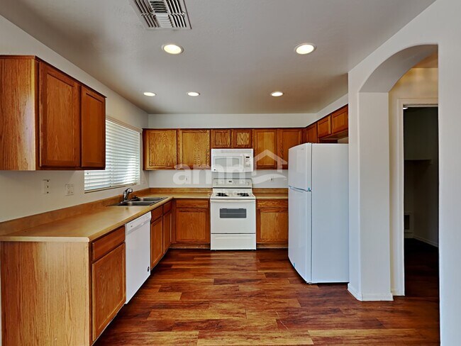 Foto del edificio - 1511 S 219th Ln