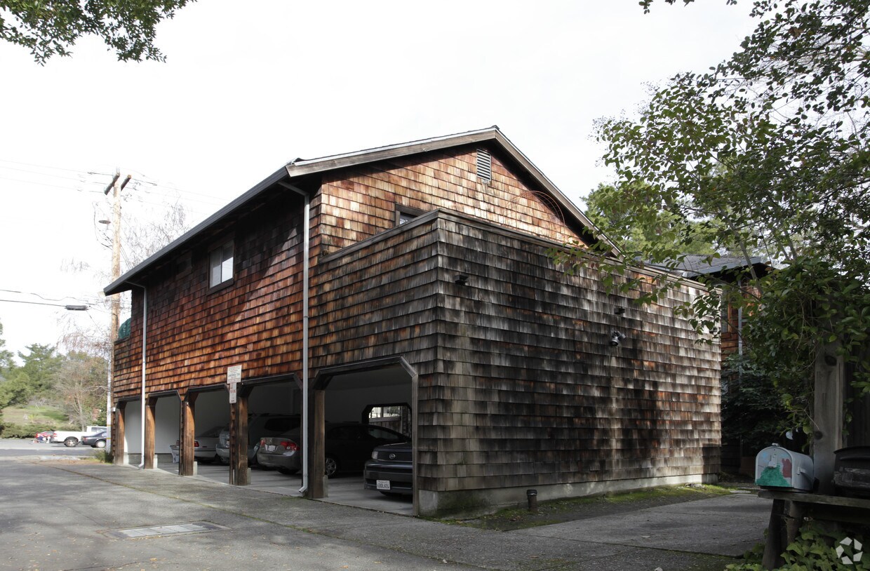 Foto del edificio - 930 Colina Ct