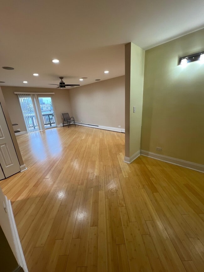 Building Photo - 8232 Niles Center Rd