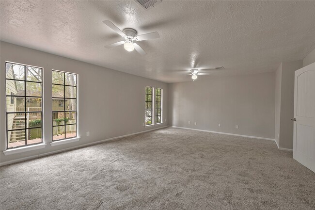 Building Photo - 4131 Valley Haven Dr