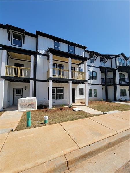Building Photo - 816 Mackay Crk