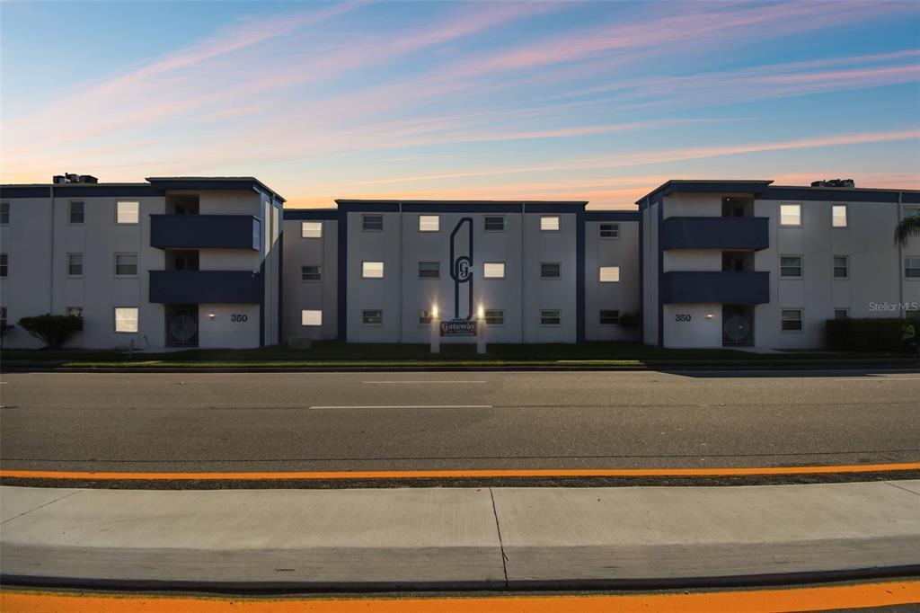 Foto principal - 350 79th Ave N
