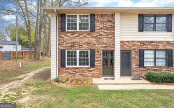 Building Photo - 1235 Riverside Dr