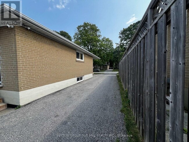 Building Photo - 126 Rangoon Rd