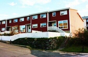Building Photo - Garden Townhomes