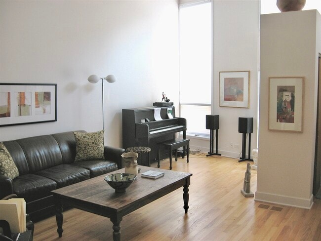 Foto del edificio - 1229 Central St