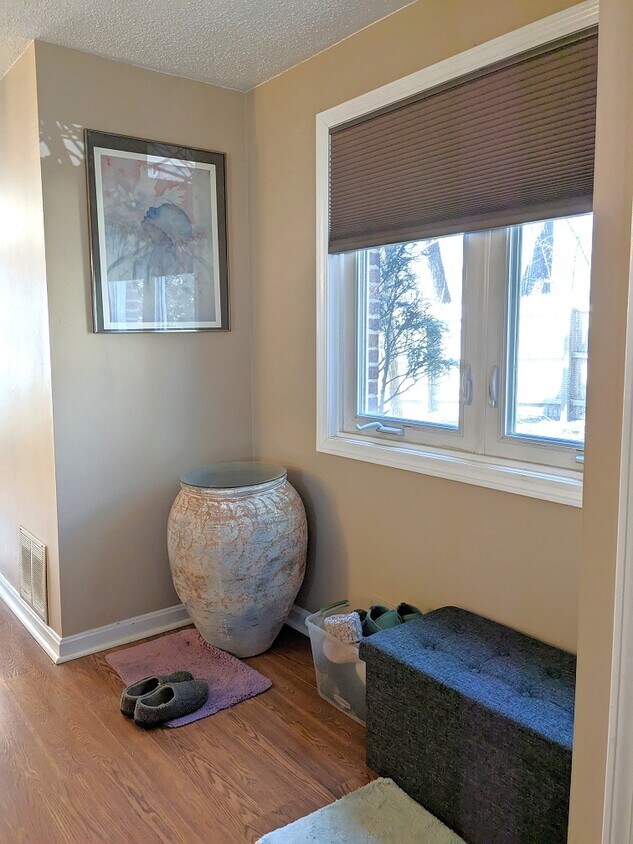 Entry nook - 24 N East St