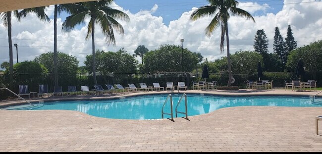 Foto del edificio - 2866 S Oasis Dr