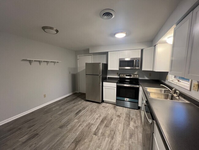 Building Photo - Duplex for Rent by Capital Property Management