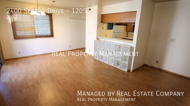 Foto del edificio - 2400 Sentry Dr