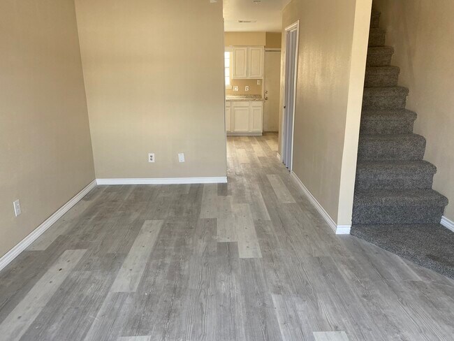 Building Photo - 2206 Bancroft Street, Unit 6