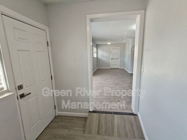 Foto del edificio - 2921 Mansion Rd