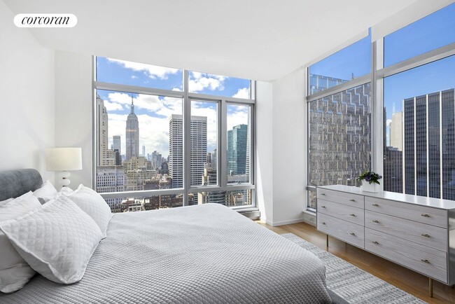 Foto del edificio - 18 W 48th St