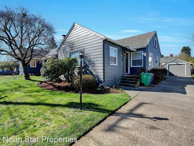 Building Photo - 3 br, 2 bath House - 6125 SE 22nd Ave
