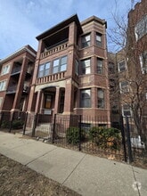 Building Photo - 1530 E 65th Pl