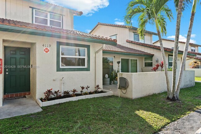 Foto del edificio - 4119 Coral Springs Dr