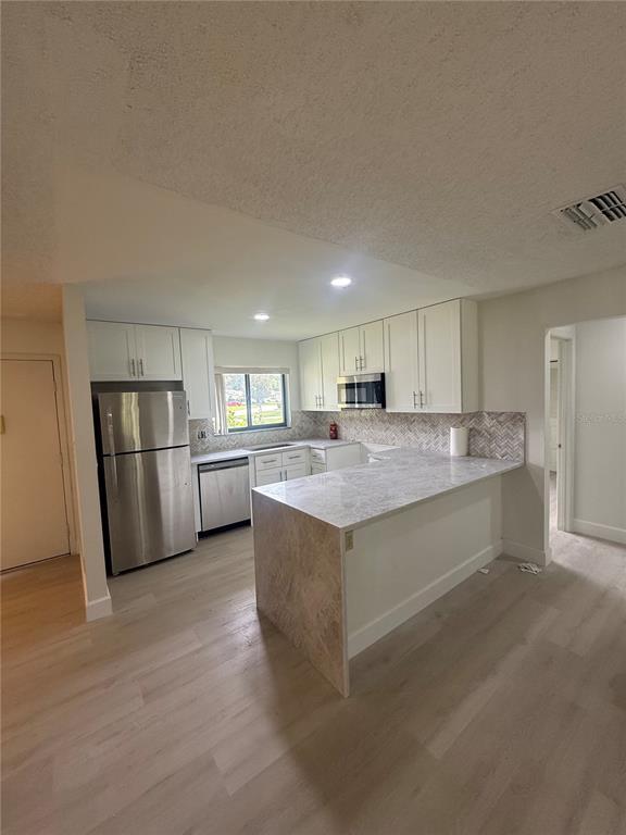 Foto del edificio - 10719 Lazy Lake Dr