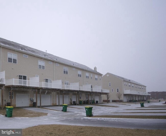 Building Photo - 411 Toftrees Dr