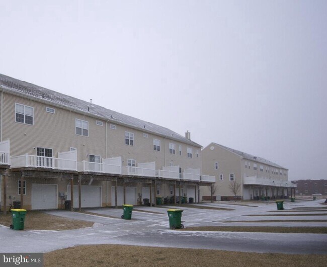 Foto del edificio - 411 Toftrees Dr