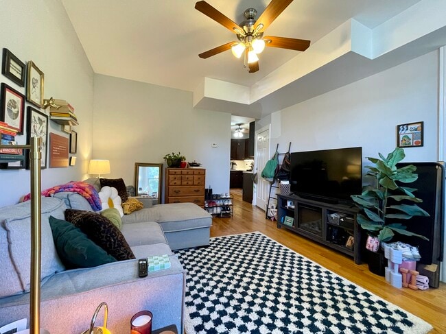 Building Photo - 3611 W Wolfram St