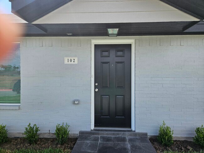 Building Photo - 3101 Haine Dr