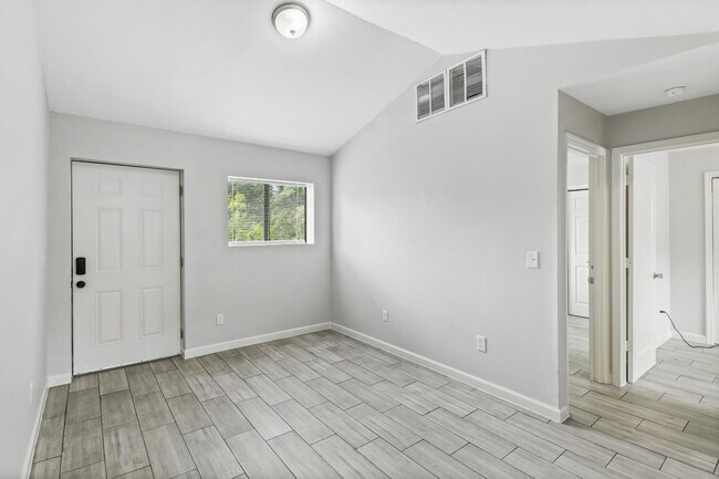 Building Photo - 379 Elm St NW