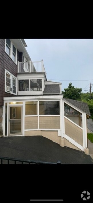 Building Photo - 26 Hazelwood St