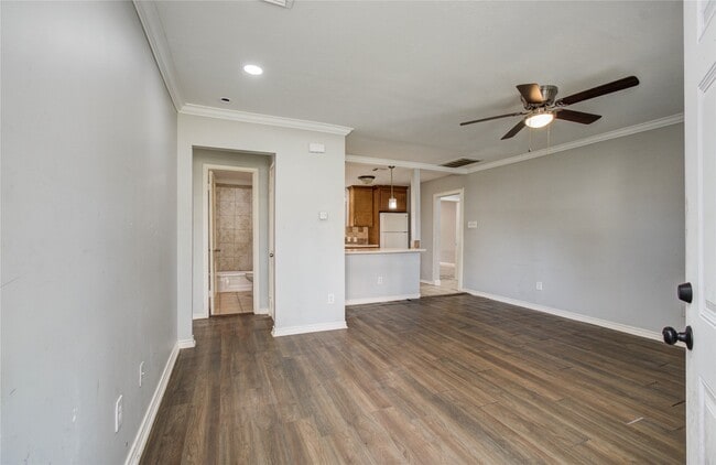 Building Photo - 6830 New York St