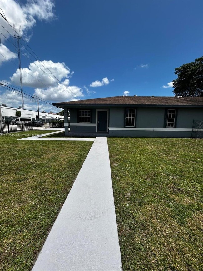 Foto del edificio - 6093 NW 29th Ave