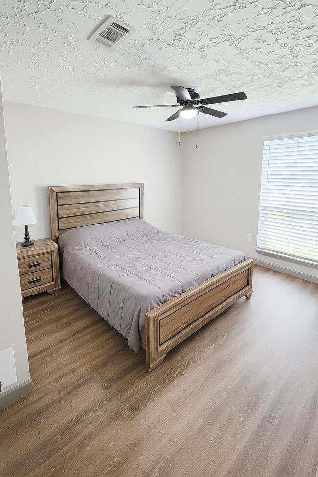 Foto del edificio - 9735 Stonemont Rd