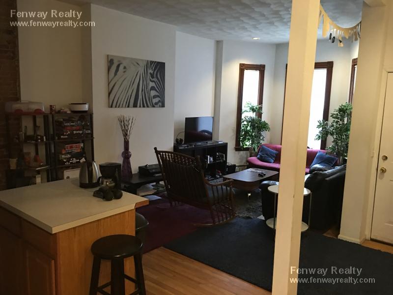 Primary Photo - 14 Wigglesworth St