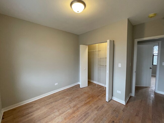 Foto del edificio - 5454 N Sawyer Ave