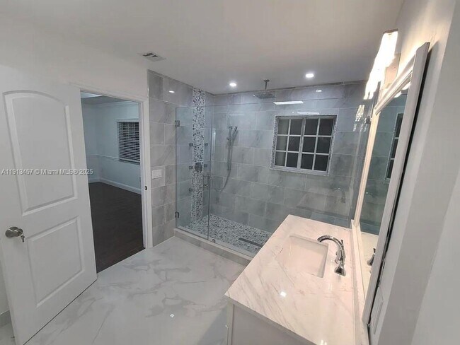 Foto del edificio - 14351 SW 133rd Ct