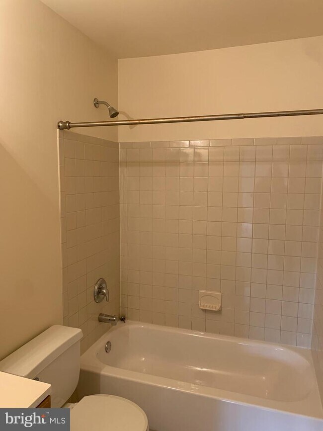 Foto del edificio - 9405 Royal Bonnet Terrace