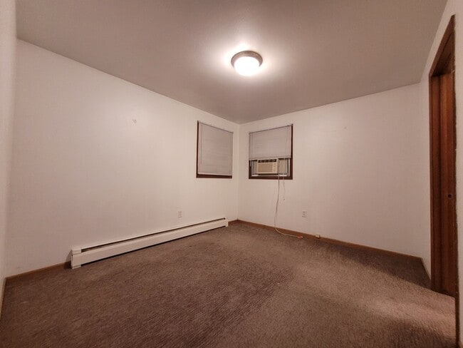 Building Photo - 829 Voelker St