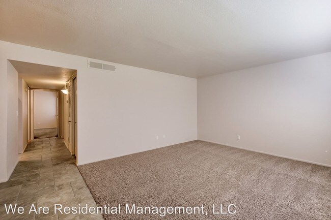 Building Photo - 1402 E Guadalupe Rd