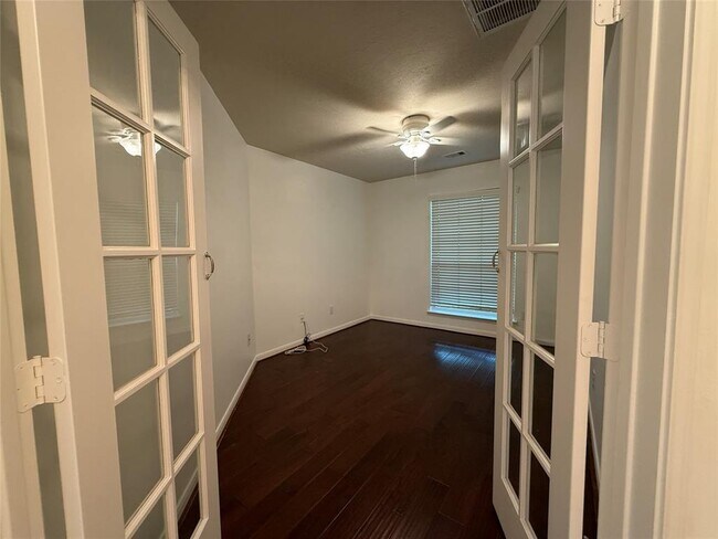Building Photo - 15615 Lost Maples Dr