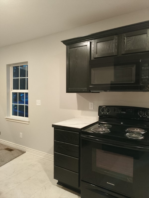 Building Photo - 124 S Green St