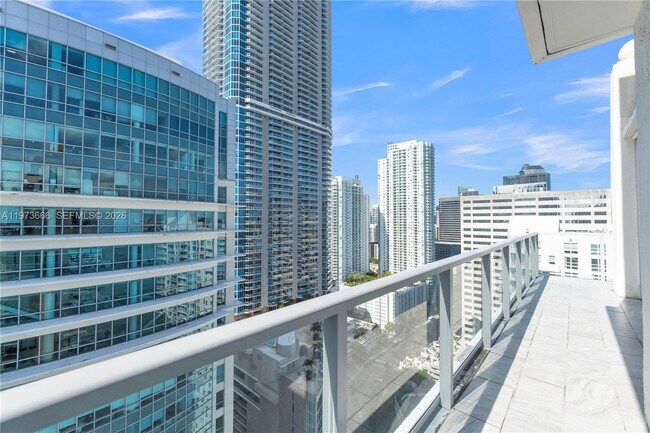 Foto del edificio - 1155 Brickell Bay Dr