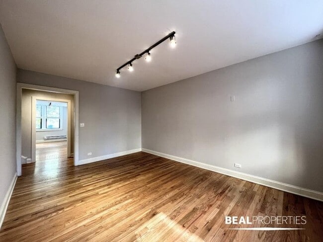 Foto del edificio - 0 bedroom in CHICAGO IL 60647