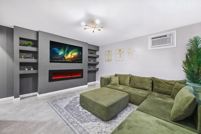 Building Photo - 529 Ave E