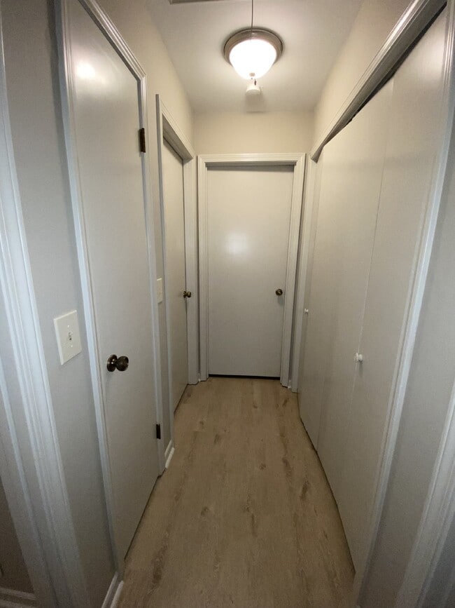 Building Photo - "Charming 2-Bedroom Duplex in Simpsonville...
