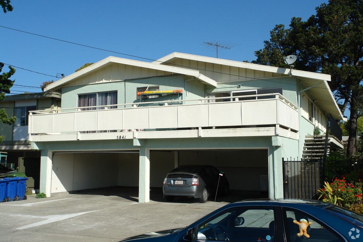 Building Photo - 5841 El Dorado St